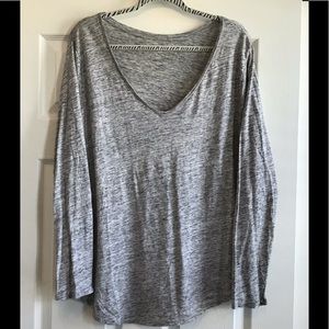 Gray Old Navy Long Sleeved T-shirt